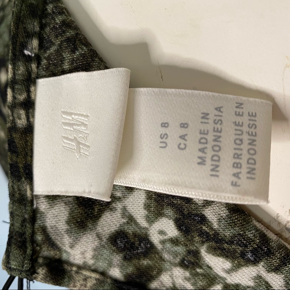 H & M DRESS SIZE 8 - Picture 3 of 4